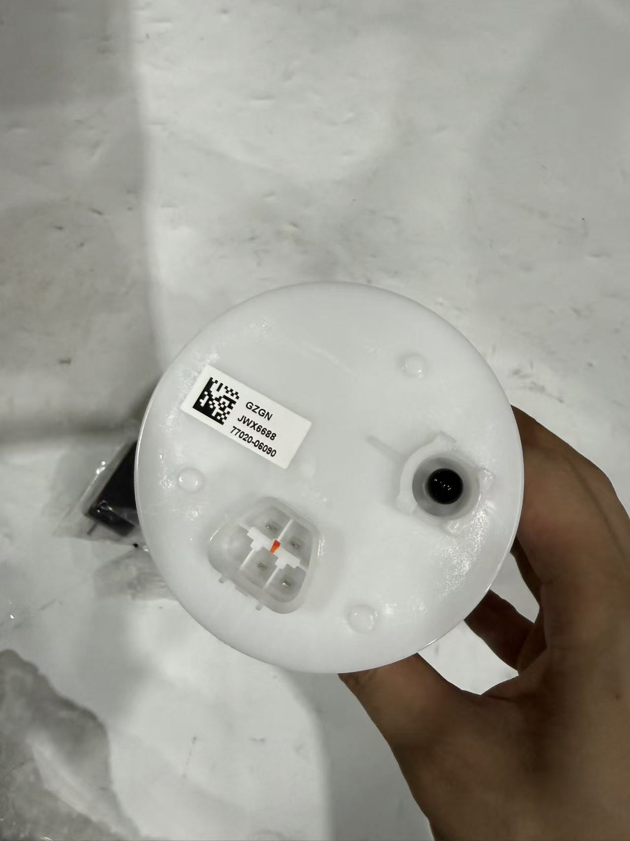 Toyota 77020-06090 Fuel Pump Module showcase