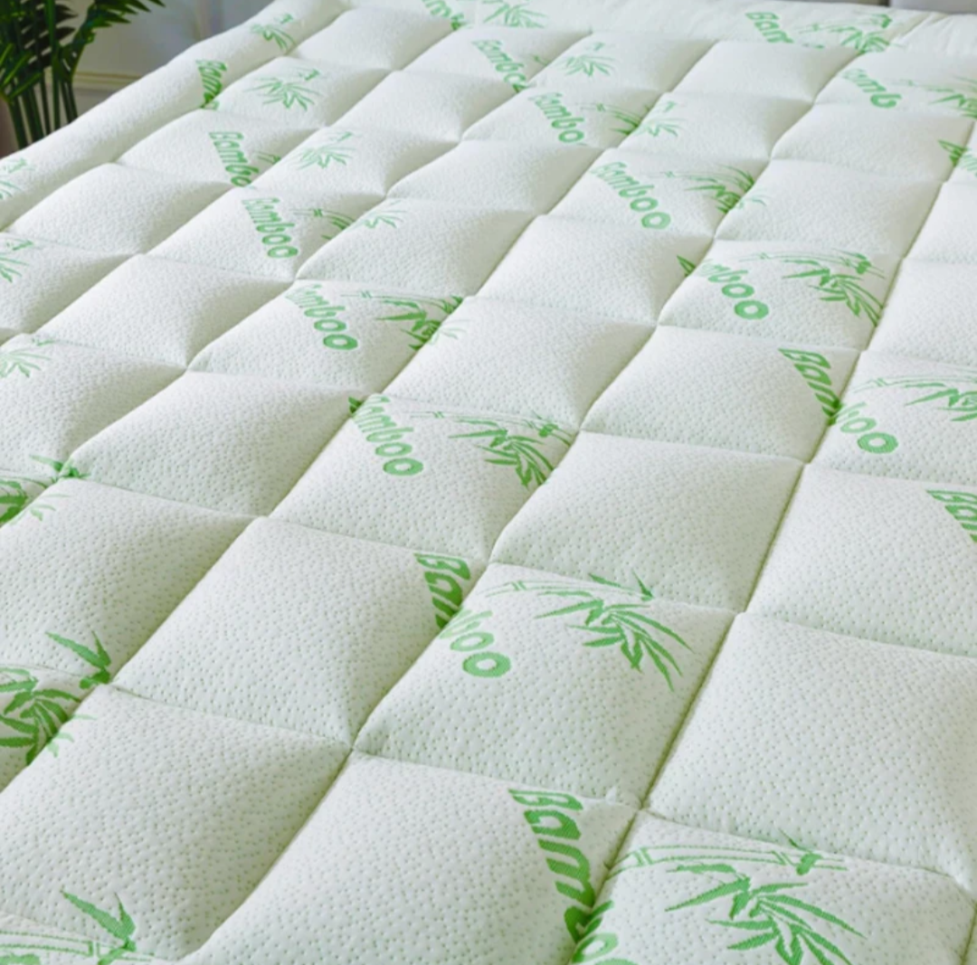 White-and-green bamboo-pattern topper - twin / one-and-half view 3