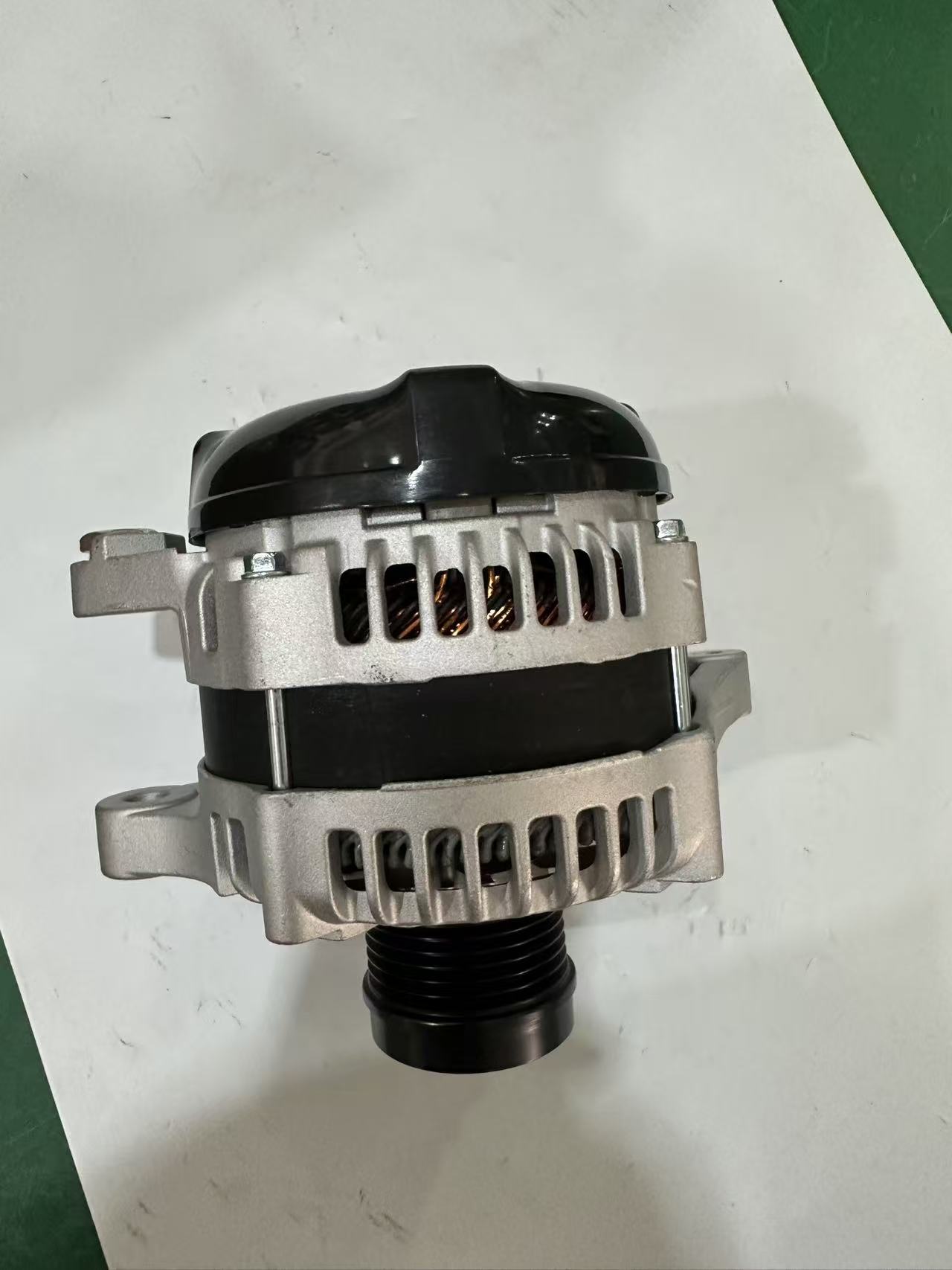 Toyota 27060-0T020 Alternator view 3