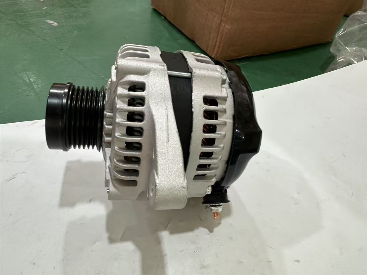 Toyota 27060-0T020 Alternator view 5