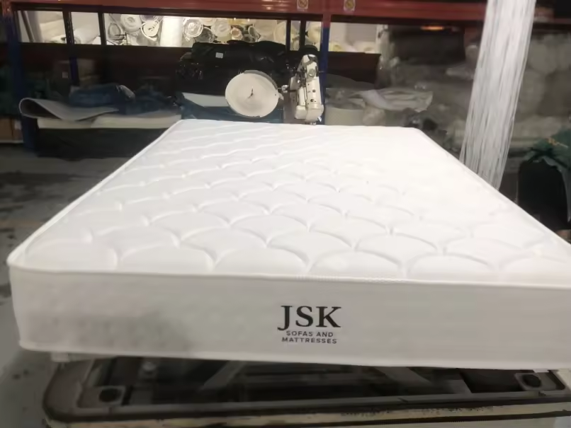 Queen 20 cm 169E Pocket-Spring Hybrid Mattress view 3