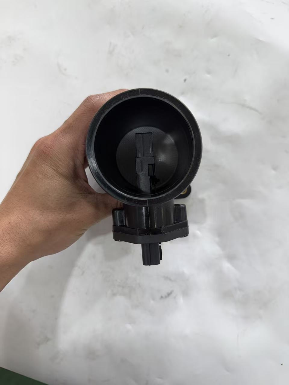 Nissan 22680-AU300 MAF Sensor view 4