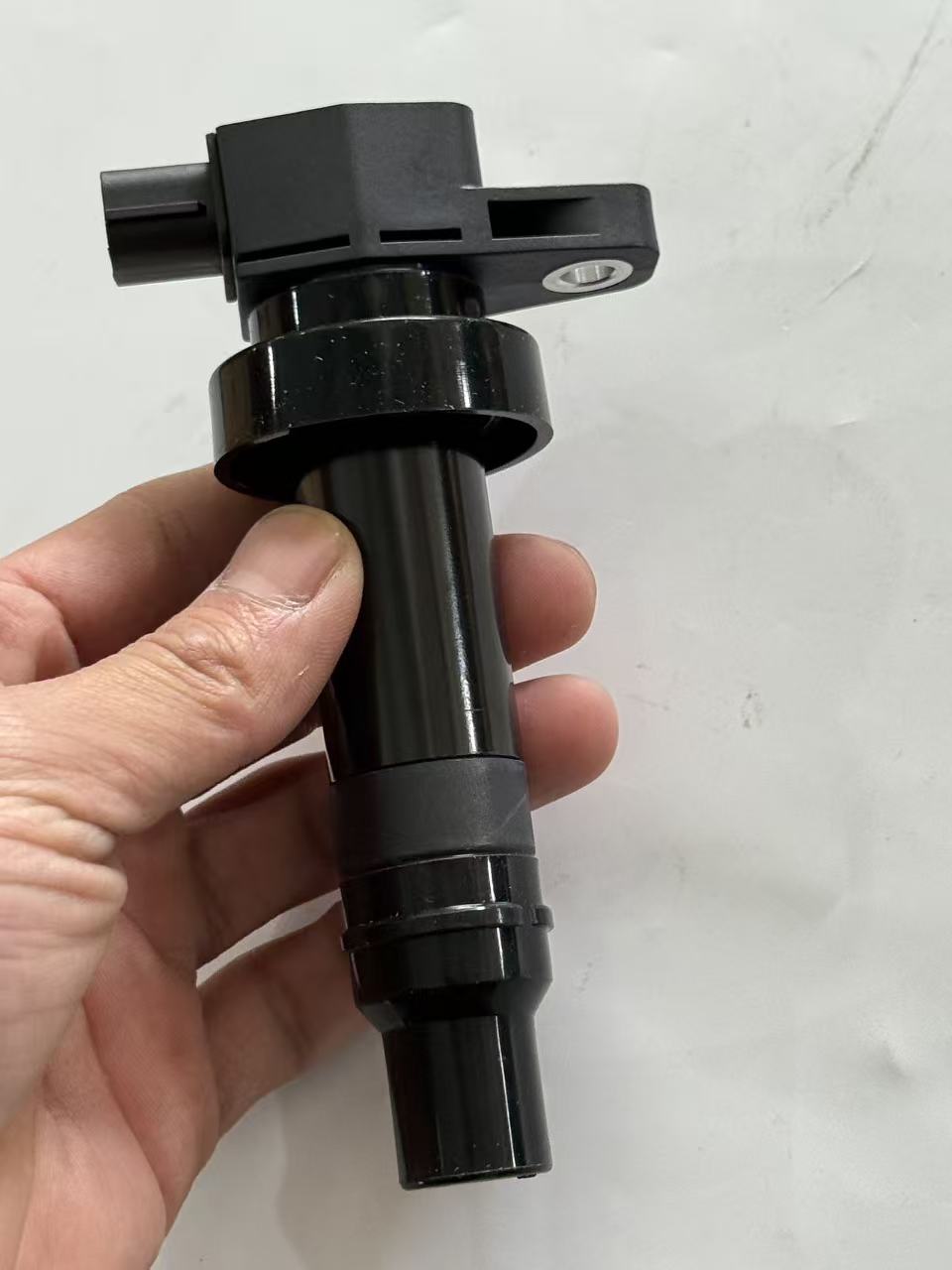 Hyundai 27301-2B010 Ignition Coil view 3
