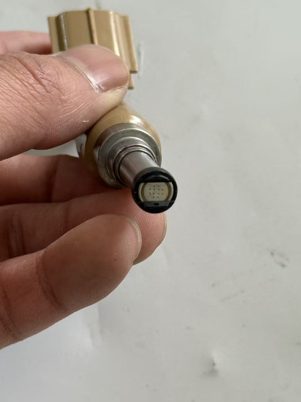 Toyota 23250-0T010 Fuel Injector view 4