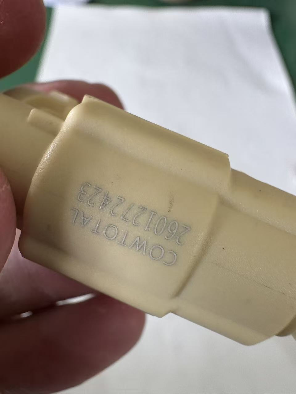 Hyundai 35310-2G100 Fuel Injector view 3