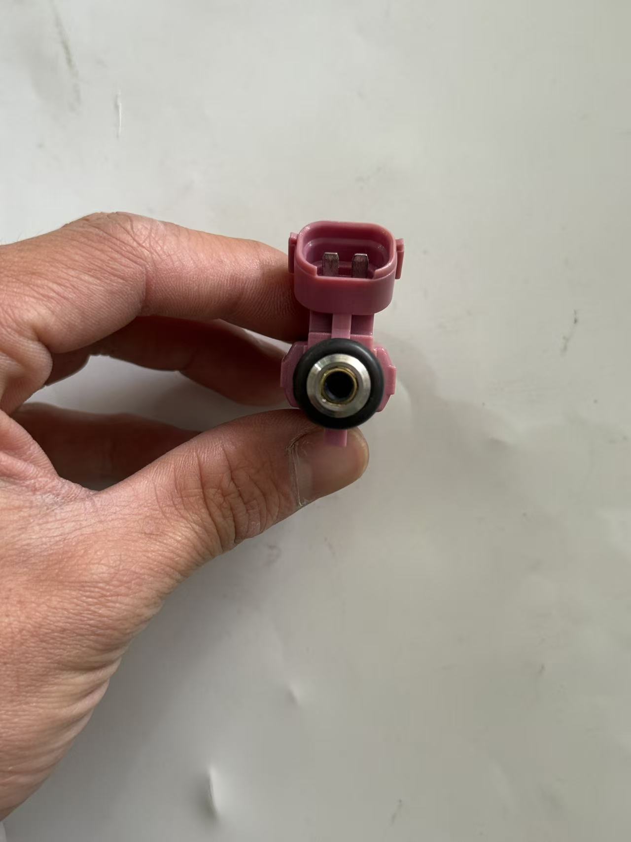 Hyundai 35310-37170 Fuel Injector view 5