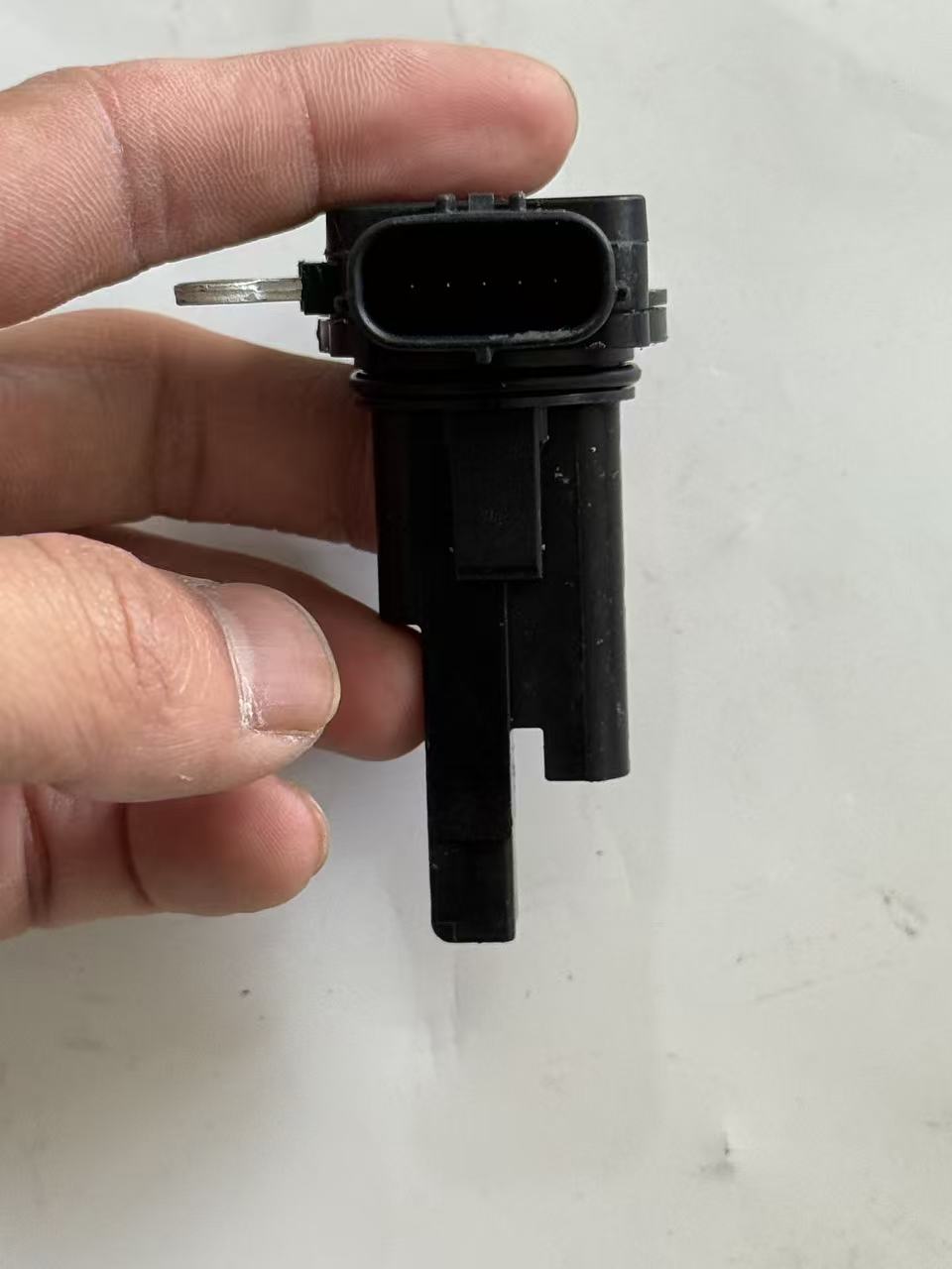 Toyota 22204-0V020 MAF Sensor view 4
