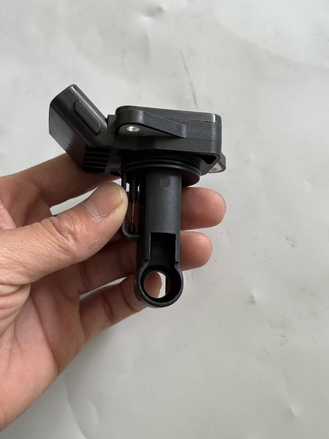 Toyota 22204-15010 MAF Sensor view 3