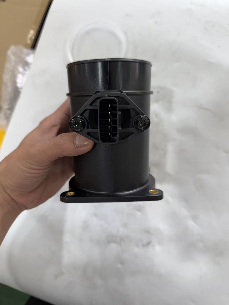 Nissan 22680-8J000 MAF Sensor view 4