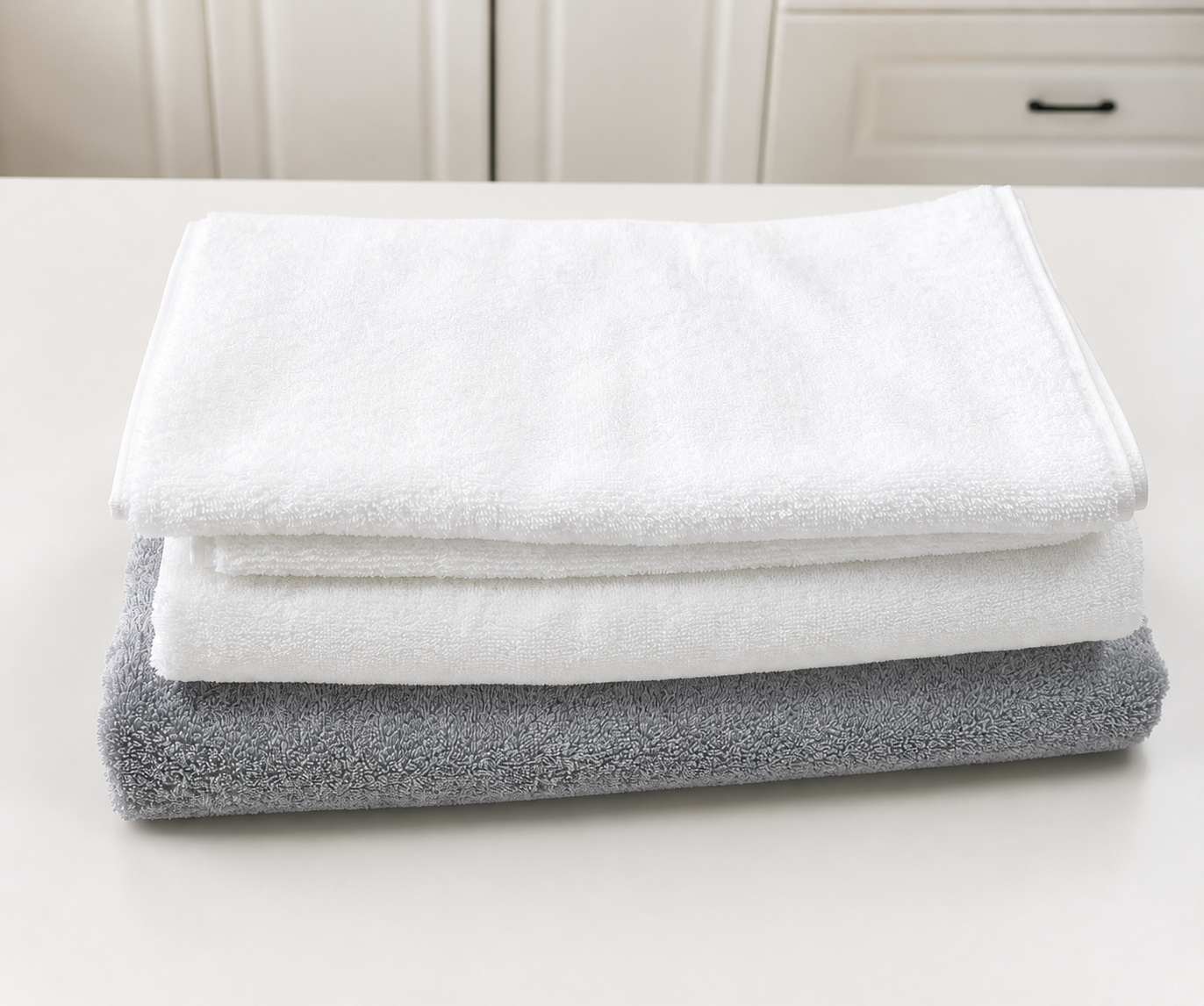 Geometric-Border Hand Towel - 34 x 76 cm, 130 g showcase